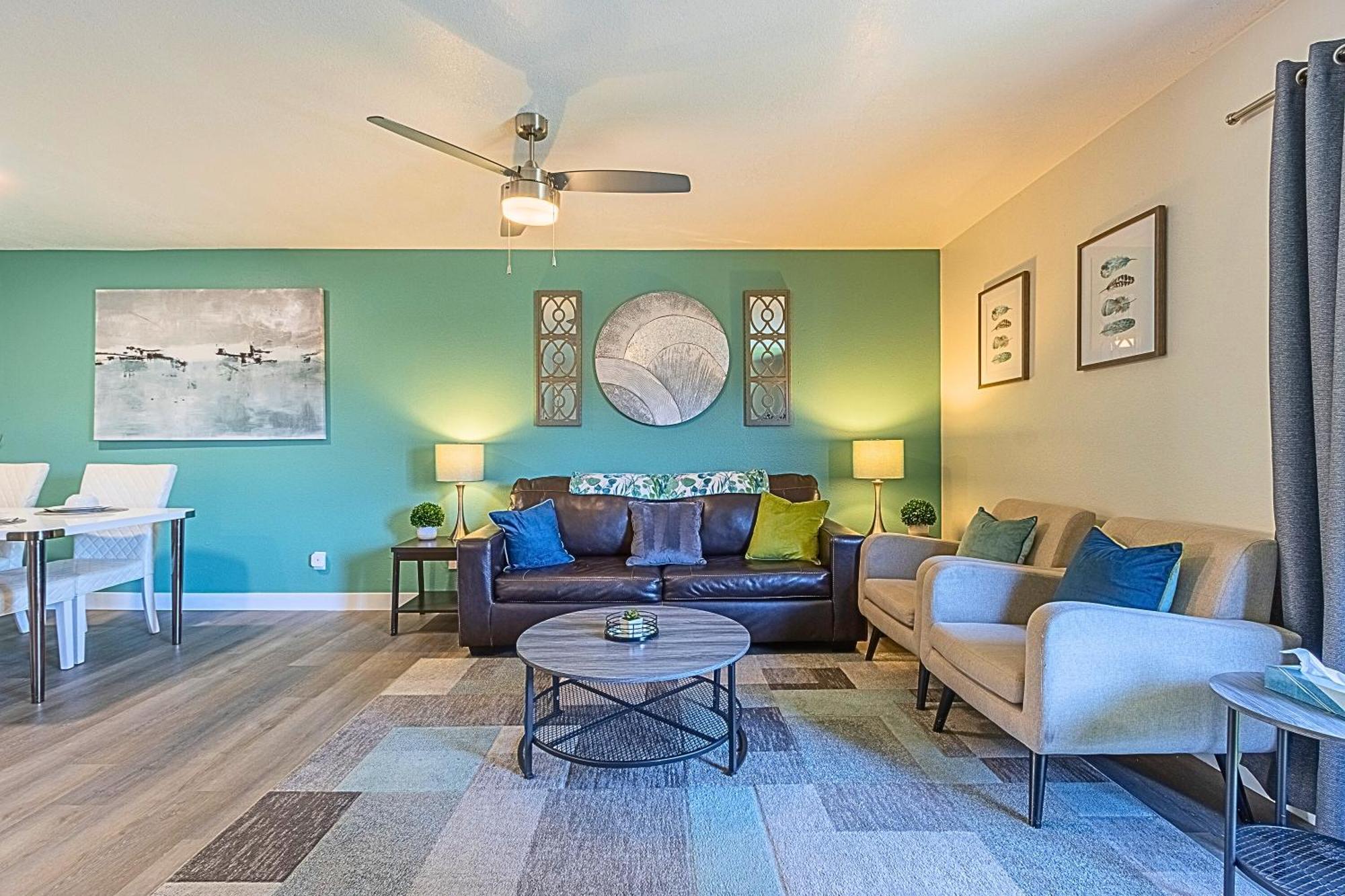 Paradise Valley Village-walk-dine-shop-golf- C254 Apartment