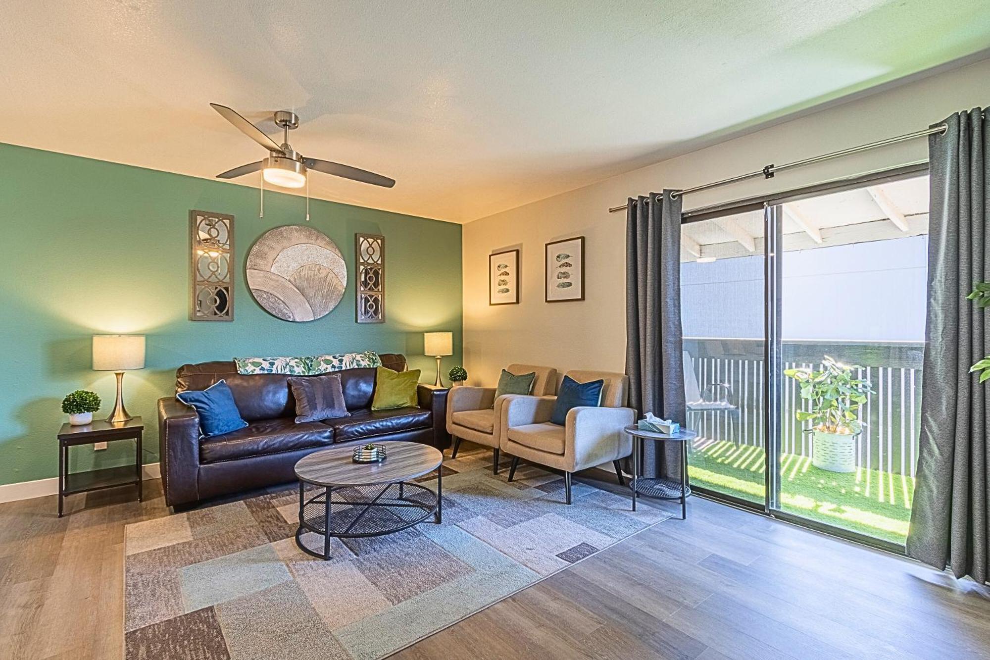 Paradise Valley Village-walk-dine-shop-golf- C254 Apartment